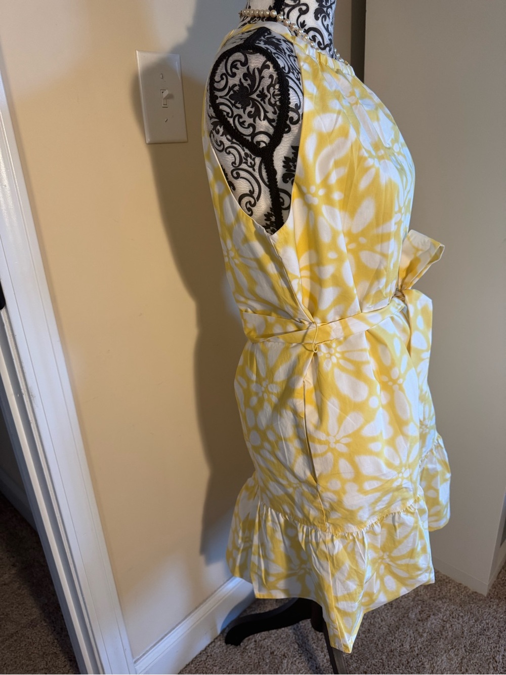 Banana Republic Yellow and White Halter Sundress NWT - Picture 2 of 6